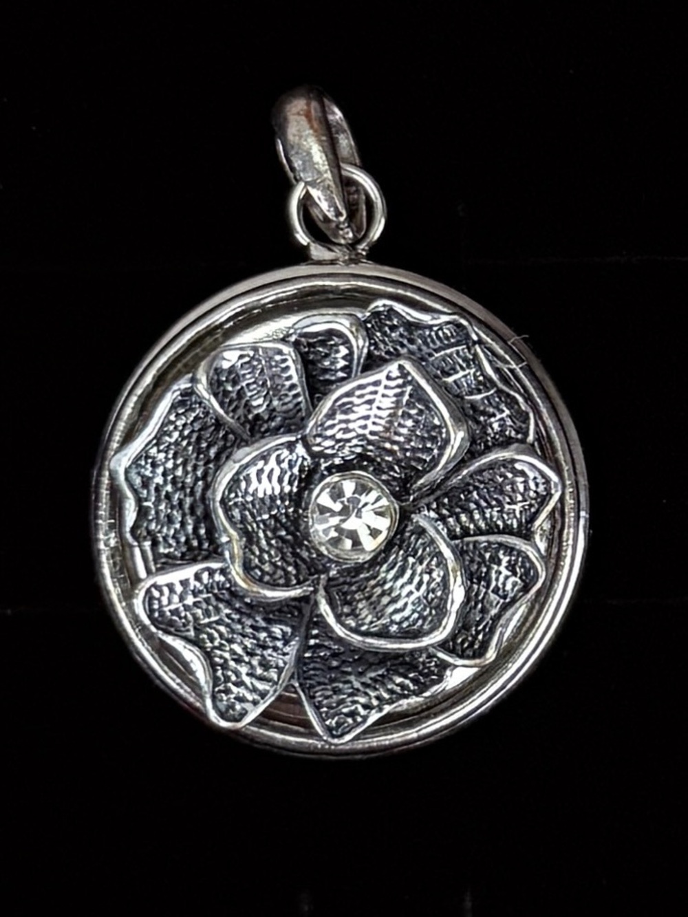 Silvertone flower button bling interchangeable pendant + Free 16” cord necklace
